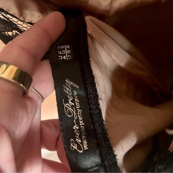 #002 🥀 Black & Gold Backless Dress - Picture 5 of 12